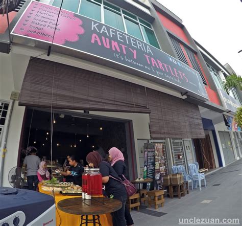 Ayo kita mulai dari cireng yang sudah terjual senilai 220 juta di tokopedia tadi. Achik Huda: Meriahnya Makanan di Aunty Tartlets Cafe ...