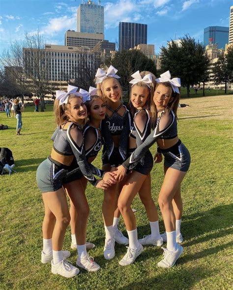 𝐰𝐜 𝐨𝐝𝐞𝐬𝐬𝐲 Cheer Poses Cheer Picture Poses Cheer Girl