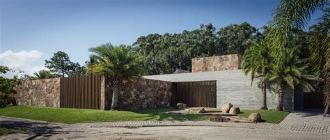 Gallery Of Brazilian Houses 10 Residences With Natural Stone Façades 11