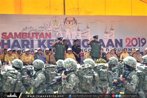 Sultan johor day in malaysia on april 8; Sambutan Hari Kebangsaan Di Terengganu Meriah, Penuh ...