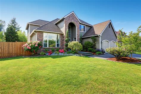 Curb Appeal 101 Spruce Up Your Front Lawn