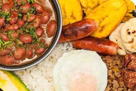 15 Best Colombian Street Foods