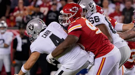 Controversial Roughing The Passer Call In Chiefs Raiders Game Goes Viral