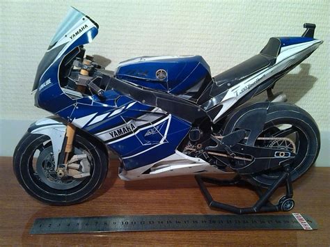 Yamaha Yzr M1 Papercraft Free Papercraft Papermodel Images And Photos