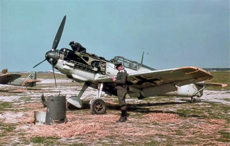 Messerschmitt Bf 109 Maintenance Wings Tracks Guns