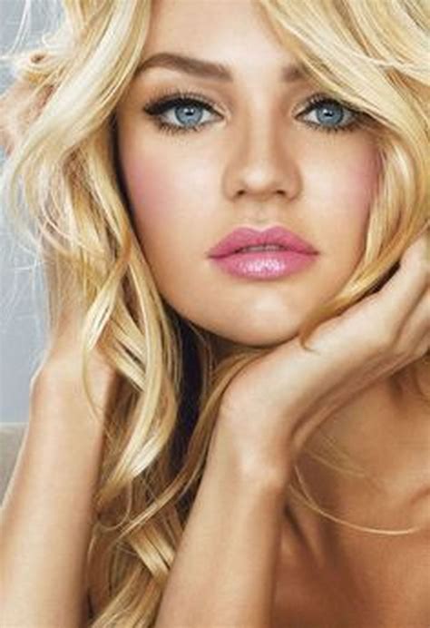 Awesome 30 Natural And Simple Prom Makeup Ideas For Blondes Makeupideasforblondes Blonde With