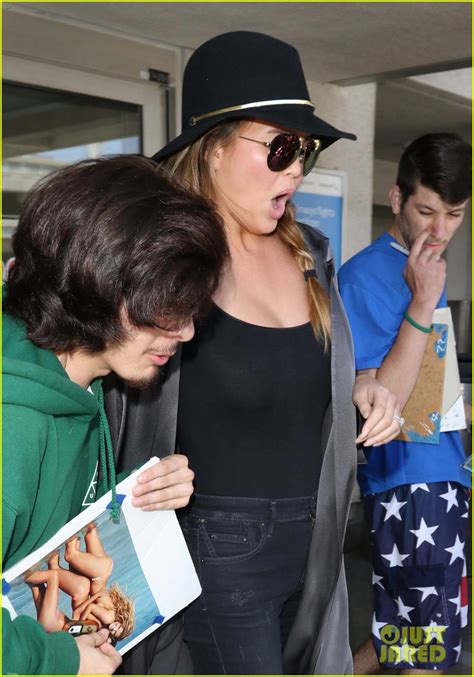 photo chrissy teigen wardrobe malfunction 02 photo 3385013 just jared entertainment news