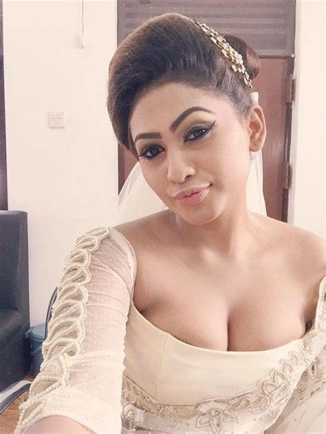 piumi hansamali hot and sexy unseen photo collections