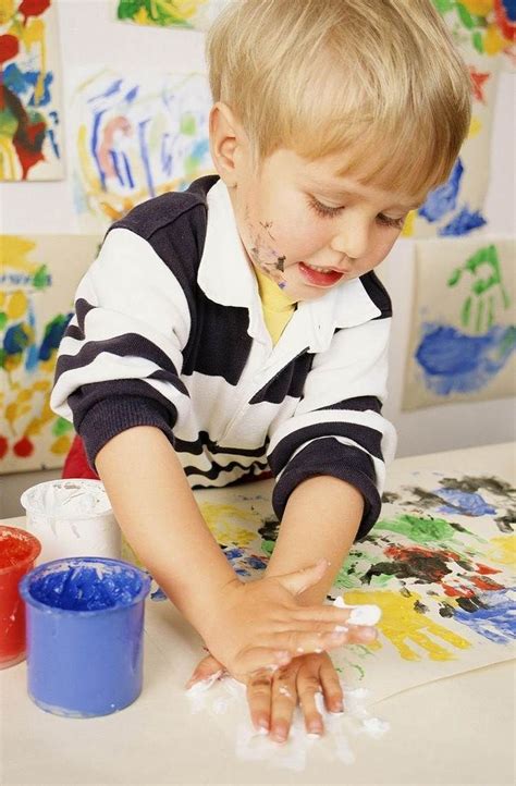 Basteln mit 2-jährigen Kindern - 20 Ideen mit verschiedenen Materialien