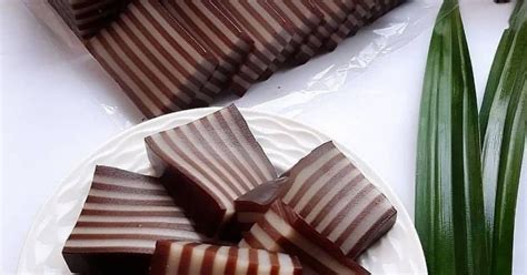 Nah, bagi anda yang memiliki hobi memasak kue, resep kue pancong berikut ini bisa menjadi pilihan yang tepat. Membuat Resep Kue Lapis Tepung Terigu Yang Spesial Dengan ...
