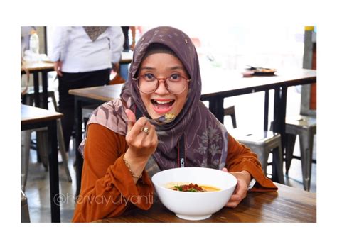 Makanan halal swarnabhumi airport bangkok. Rekomendasi Tempat Makan Halal di Bangkok | Bunda Nameera ...