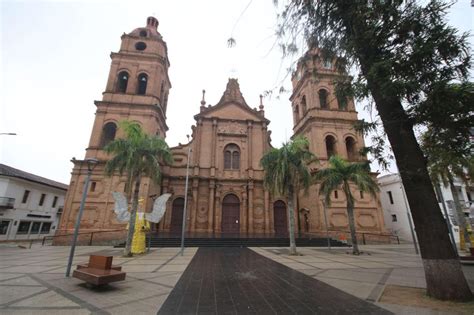 The city has perfect weather as well which is a great plus for the best places to retire in south america. COVID-19 | Bolivia: La ciudad de Santa Cruz se confina ...