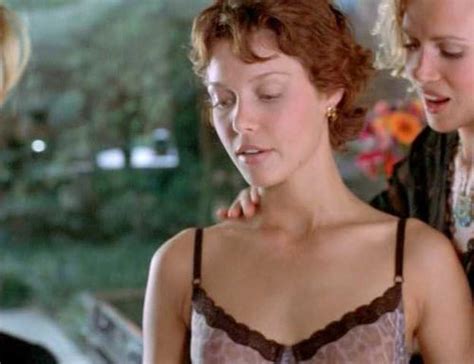 Alaina Huffman Nue Dans Pendulum