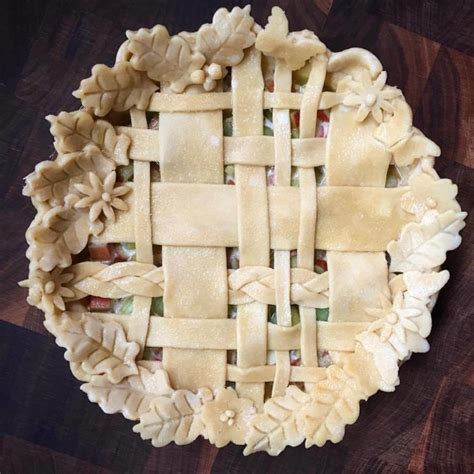 Use nature for inspiration, use holidays for inspiration—but it doesn't have. 25+ Decorative Pie Crust Ideas