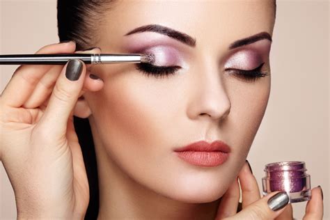 5 Makeup Tricks To Make Your Eyes Pop Content
