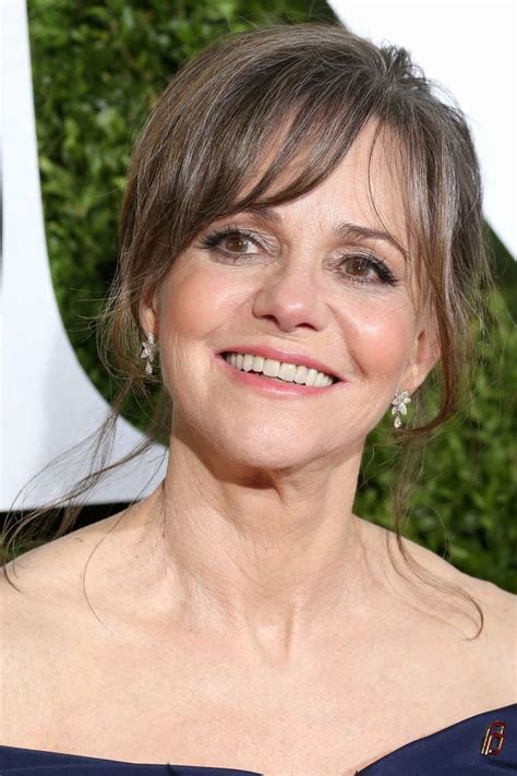 10 celebrity hair transformations we can't stop thinking about. 30 Celebrities Who've Made Going Gray Look So Chic | Gray ...