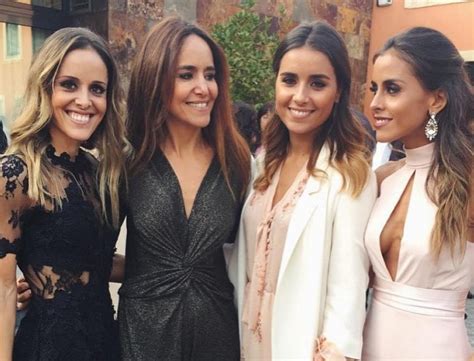 Sofia ribeiro está a aproveitar uns dias de descanso longe dos olhares mediáticos. Carolina Patrocínio e irmãs publicam fotografias inéditas ...
