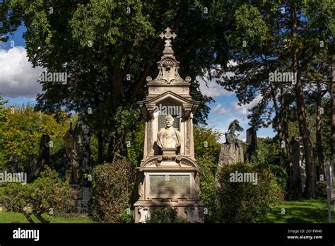 Grab Auf Dem Wiener Zentralfriedhof Wien Österreich Europa Auf Dem