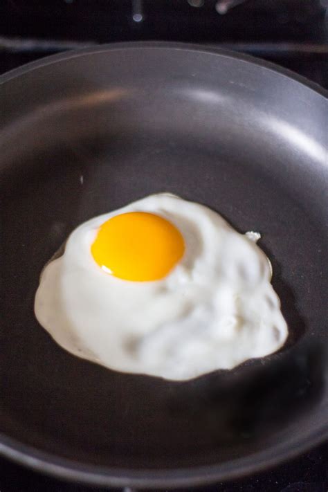 How To Make Perfect Sunny Side Up Eggs Step By Step Instructions