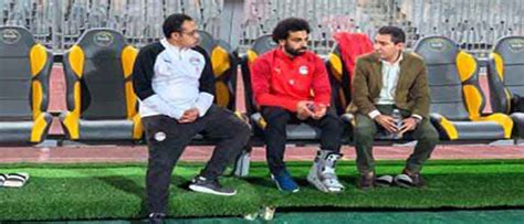 تفسير رؤية الشعر الابيض لابن سيرين فإن كان الشعر الابيض في الرأس قليلاً ، دل على بعض الهموم والاحزان العابرة والتى ستنتهى قريبًا. صلاح ينصح جنش بالتوجيه إلى إسبانيا - معرفة ويب