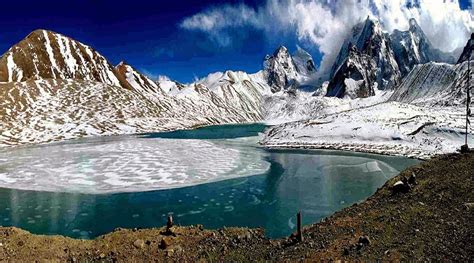 India Gurudongmar Lake Is A Glacial Lake And One Of The Highest Lakes In