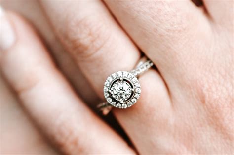 2020 Guide to Engagement Ring Styles and Settings