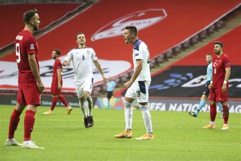 A milli futbol takımımız, uefa uluslar ligi'ndeki ikinci maçında deplasmanda sırbistan ile golsüz berabere kaldı. Türkiye-Sırbistan maçını spor yazarları değerlendirdi - Galeri - Spor - Son Dakika Haberler