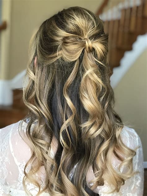 Https://tommynaija.com/hairstyle/half Up Half Down Bow Hairstyle