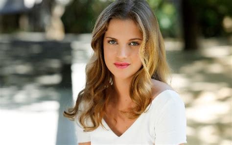 Em entrevista ao expresso, a protagonista da nova novela da sic revela opiniões firmes sobre as touradas, o papel dos atores na sociedade e o que deve. Atriz é criticada por ter o peito grande e dá resposta ...