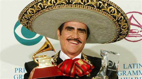 Vicente Fernandez Thousands Pay Tribute To Mexicos Ranchera Music