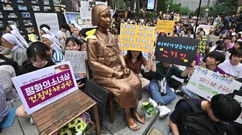s korean court orders japan to compensate world war ii sex slaves