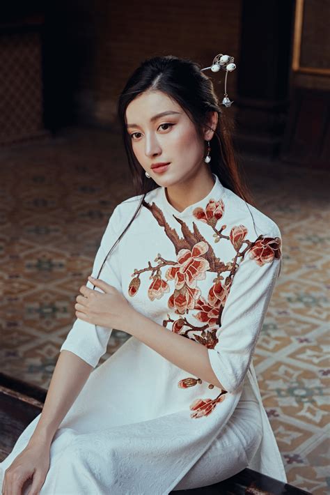 Bố thuê cả chuyên cơ cho đi du lịch, 10 tuổi đã toàn sở thích quý tộc Á hậu Huyền My chuẩn bị sớm trang phục mặc Tết để đón năm tuổi