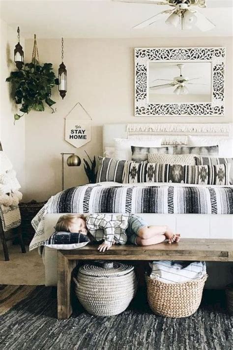 It's the bedroom of someone with varied interests; Boho-chic Bohemianism Furniture Bench White Living room in ...
