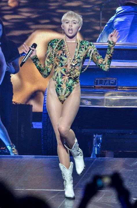 April Bangerz Tour At Verizon Center In Washington D C Mcnet Miley Cyrus Source