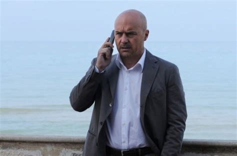 Gino renni was born on june 7, 1943 in calabria, italy as luigi melieni mollo. Il commissario Montalbano: 10ª. Temporada (+)