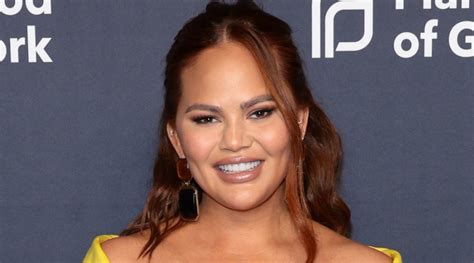 Chrissy Teigen Gets Candid On Motherhood Says Confidence Is Key To