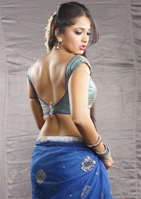 Anushka Shetty In Saree Hot Collection