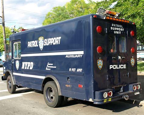 P061s Nypd Precinct 61 Auxiliary Patrol Support Unit Truck Flickr