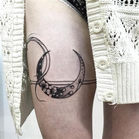 44 Examples Of Inspirational And Unique Moon Tattoo Ideas And Meaning