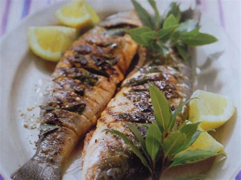 Check spelling or type a new query. Las recetas de Rosa: LUBINA A LA PLANCHA CON LAUREL