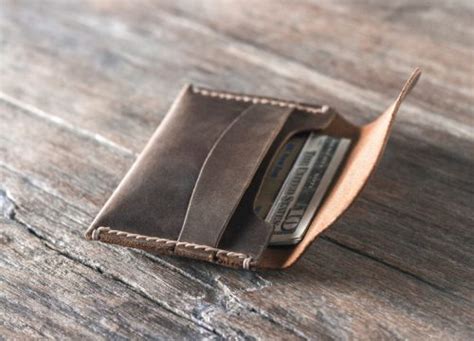 It can be used according to your need and style. Men's Slim Wallet Front Pocket Wallet - Gifts For Men
