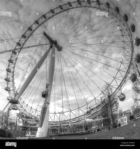 London Eye Black And White Hi Res Stock Photography And Images Alamy