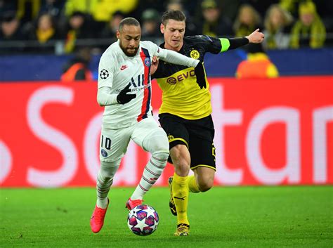 Manchester united's champions league campaign is on the brink after a defeat to psg in which neymar scored twice and fred saw red. Neymar Forced to Shave Head After Dyeing Hair Neon Pink ...
