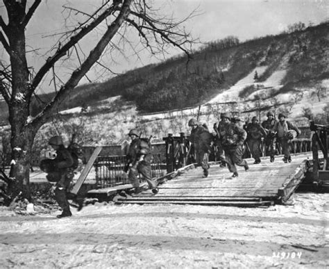 5 Must See Pictures Of The 4th Infantry Division During The Battle Of