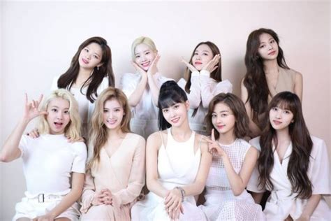 We have 32+ background pictures for you! Twice - "TWICE x Estee Lauder" Commercial Photoshoot 2019 ...