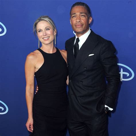 Gma S Amy Robach And T J Holmes Spark Dating Rumors Us Weekly