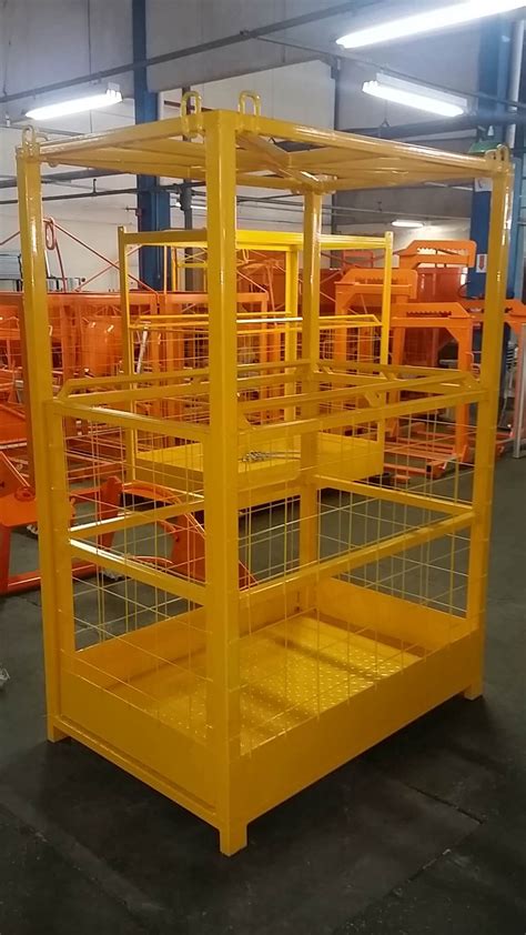 E Usado No Transporte Vertical De Pessoas Ou Carga