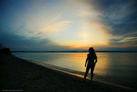 Download Hintergrund Sonnenuntergang Meer Silhouette Eines M Dchens Mood Freie Desktop