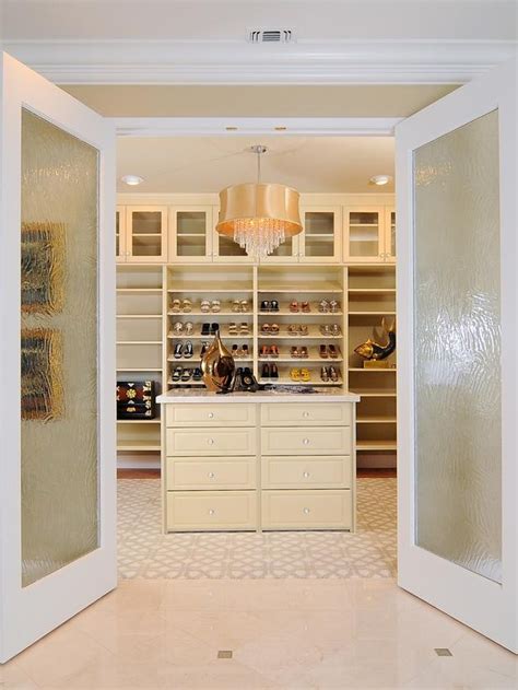 Small Walk In Closet Ideas Dimensions - Walk-In Closet Floor Plan