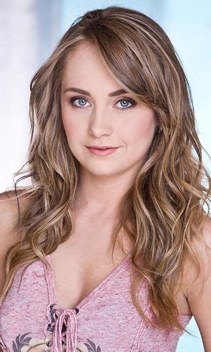 Amber Marshall The Heartland Actress From London Ont